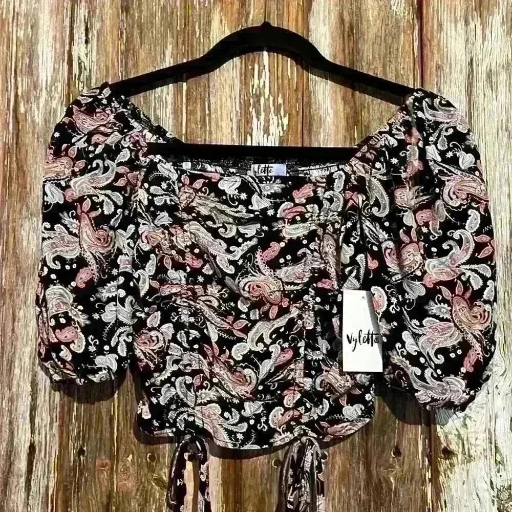 NWT VYLETTE CROP TOP PAISLEY BLOUSE